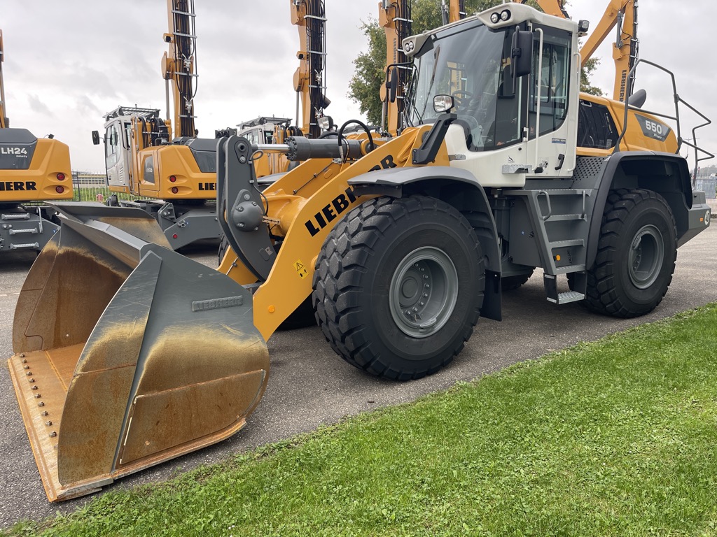 Chargeuse sur pneus LIEBHERR L550XPower  CP046