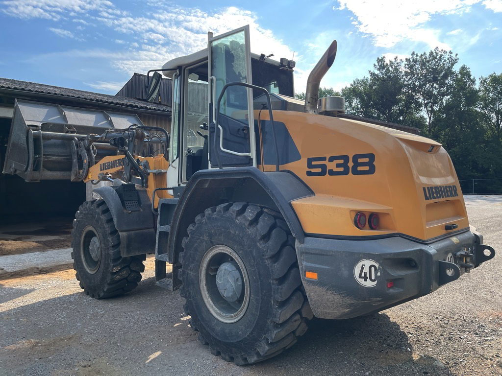 Chargeuse sur pneus LIEBHERR L538  CP049