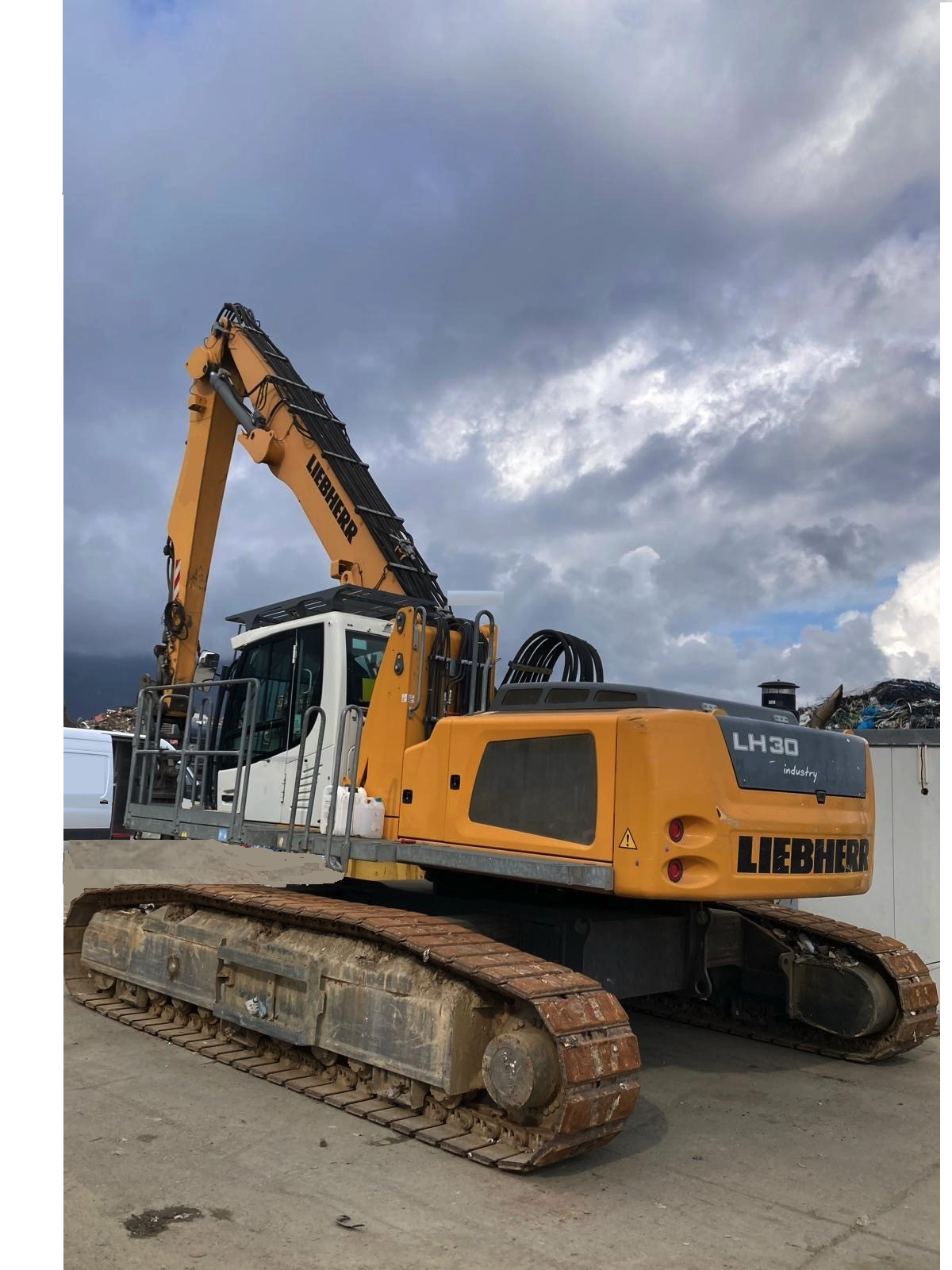 Pelle manutention sur chenilles LIEBHERR LH30C-VHHD  PM110