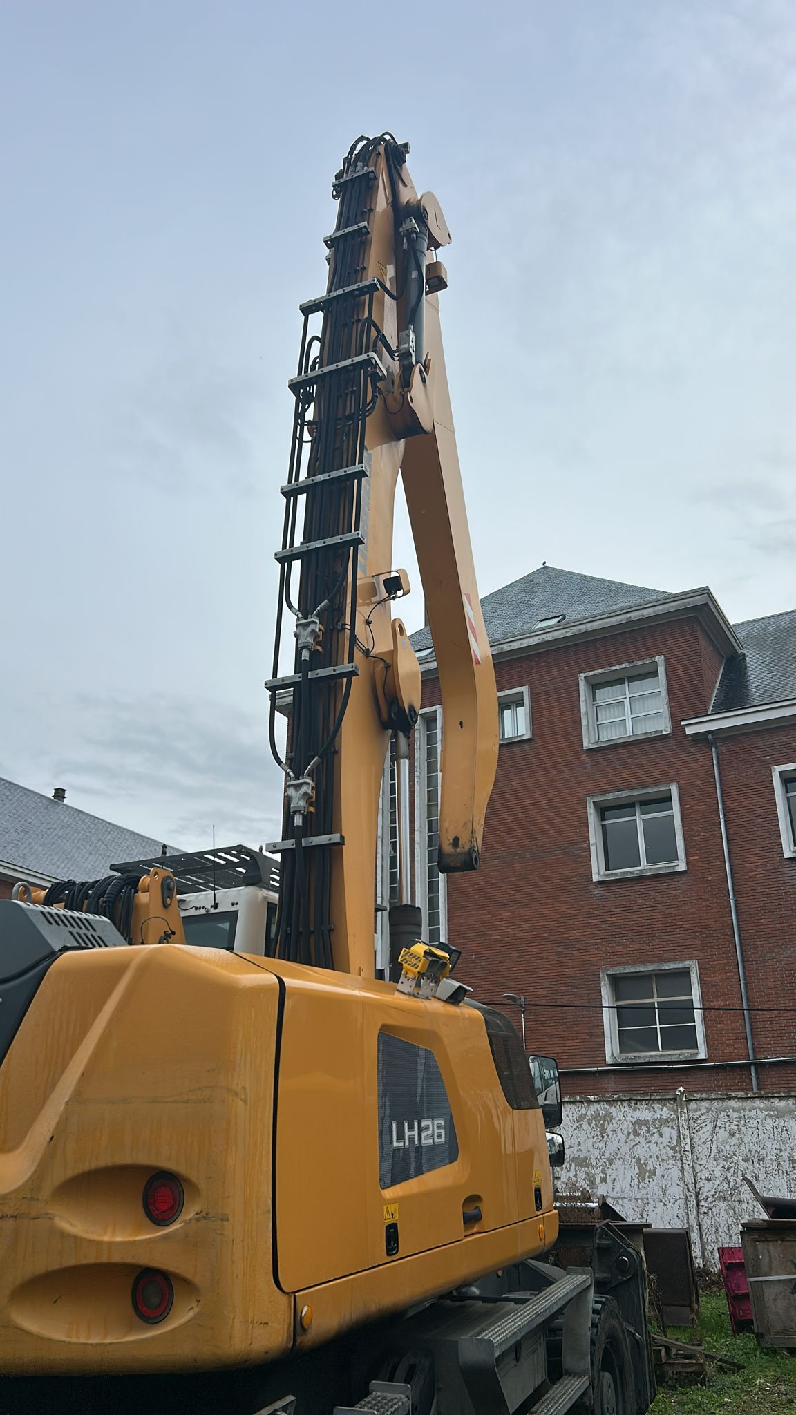 Pelle manutention LIEBHERR LH26M PM112