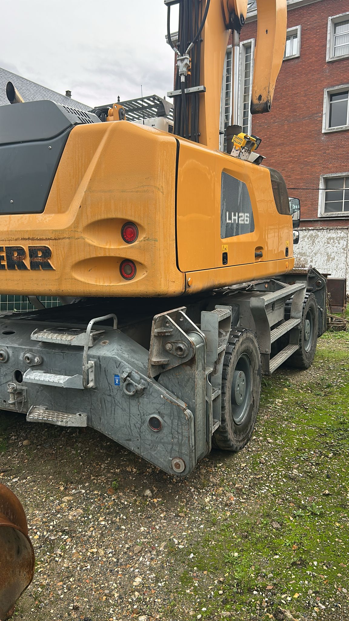 Pelle manutention LIEBHERR LH26M PM112