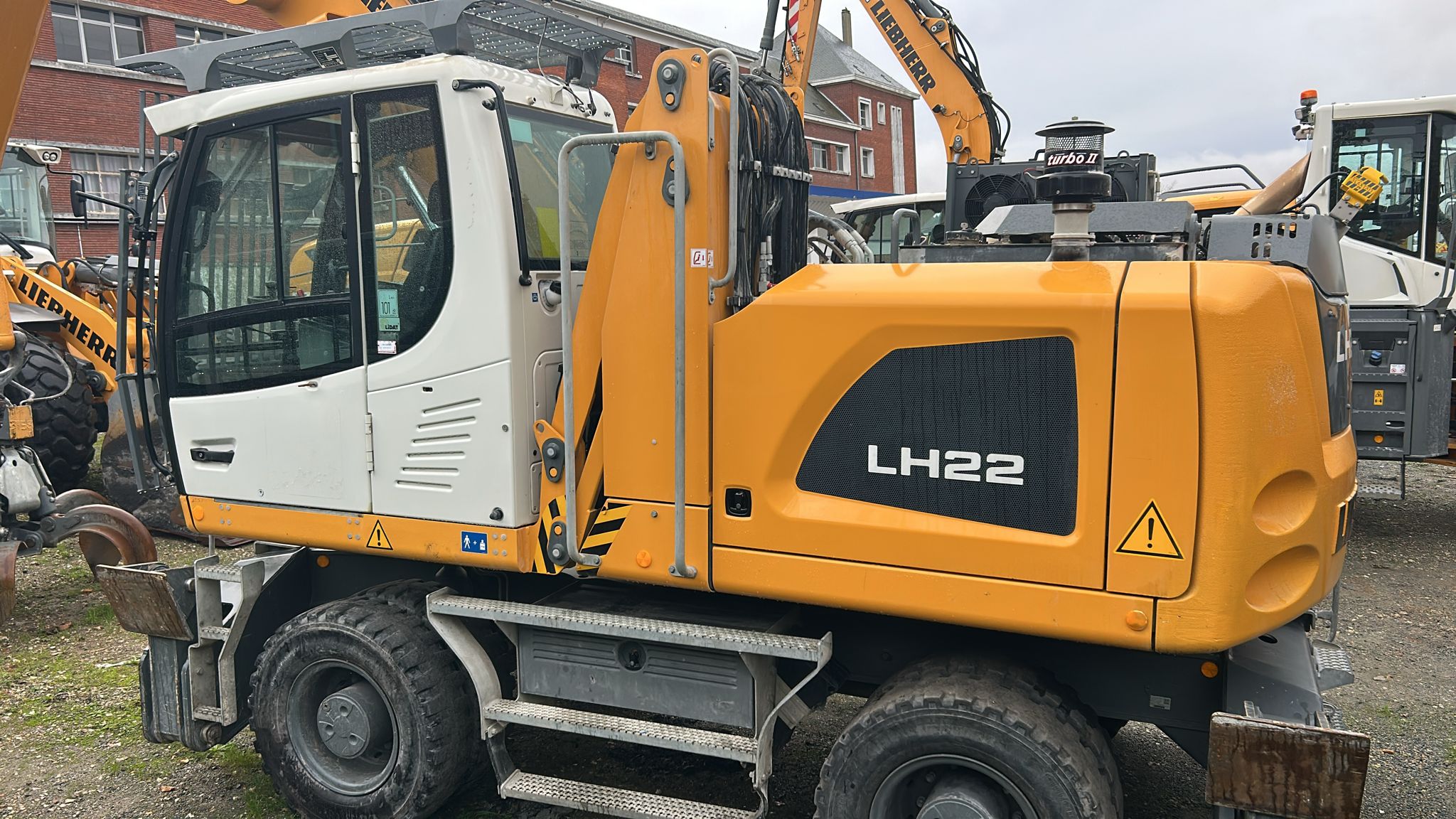 Pelle manutention LIEBHERR LH22M PM113