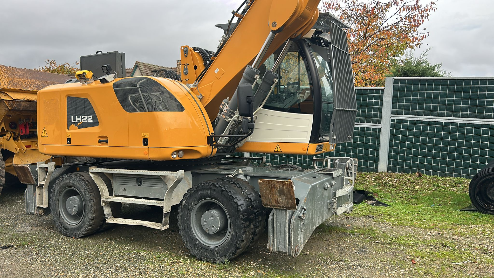 Pelle manutention LIEBHERR LH22M PM113