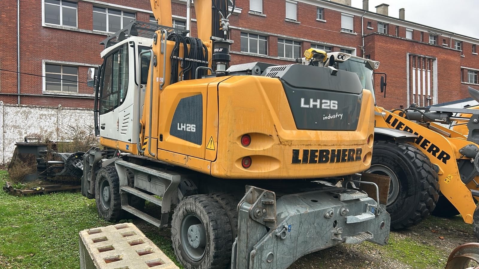Pelle manutention LIEBHERR LH26M PM112