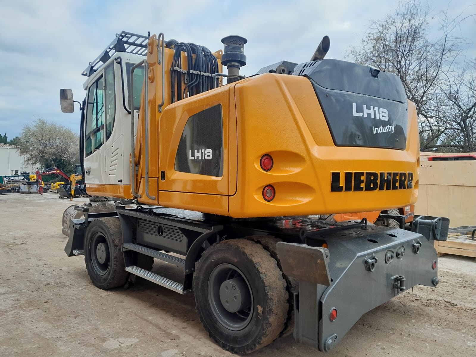 Pelle manutention LIEBHERR LH18M PM115