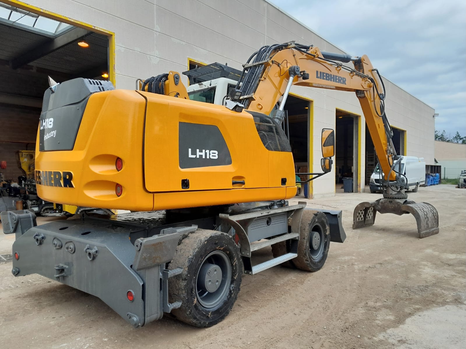 Pelle manutention LIEBHERR LH18M PM115