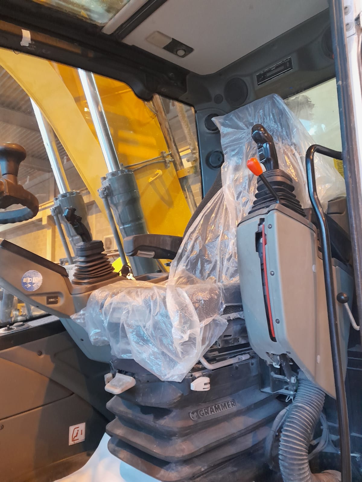 Pelle manutention LIEBHERR LH18M PM115