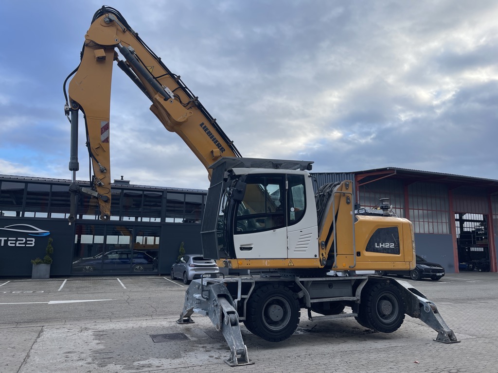 Pelle manutention LIEBHERR LH22M  PM116